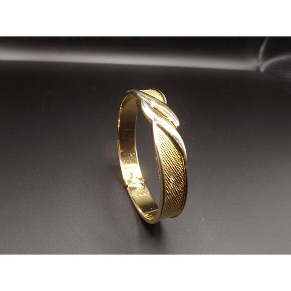 Vintage Monet Mesh Finish Hinged Bracelet, Gold Plated Bangle, 1960s - Picture 4 of 10